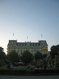 Ouchy Le château dOuchy, le village dOuchy et le palace Beau-Rivage