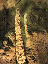 vallorbe Jeux de lumière dans les grottes